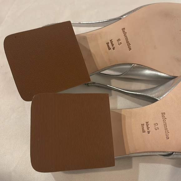 NEW Reformation Margarita Slingback Round Toe Metallic Leather Block Heel - Picture 14 of 14